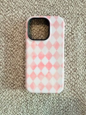 Casely Queen of Diamonds Pink Watercolor 15 Pro Essential Phone Case w/MagSafe